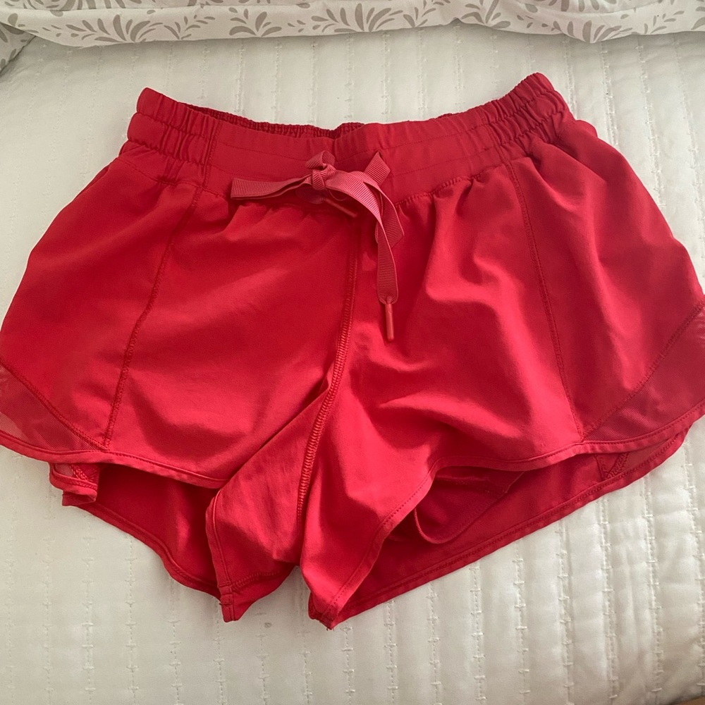 Lululemon  Hotty Hot Low-Rise Lined Short 2.5"
